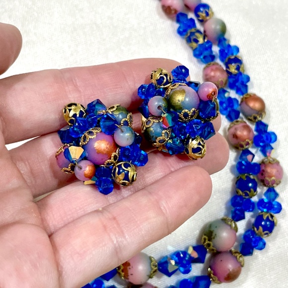 Vintage Aurora Borealis Blue Crystal Bead Necklace Earrings Clip On Retro - Picture 8 of 12